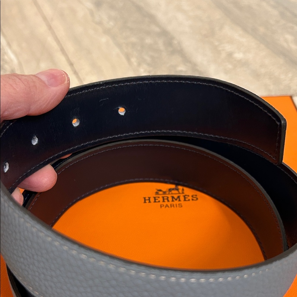 Authentic Hermes unisex belt blue gray/navy Leather Reversible Belt (no buckle) - Picture 6 of 10